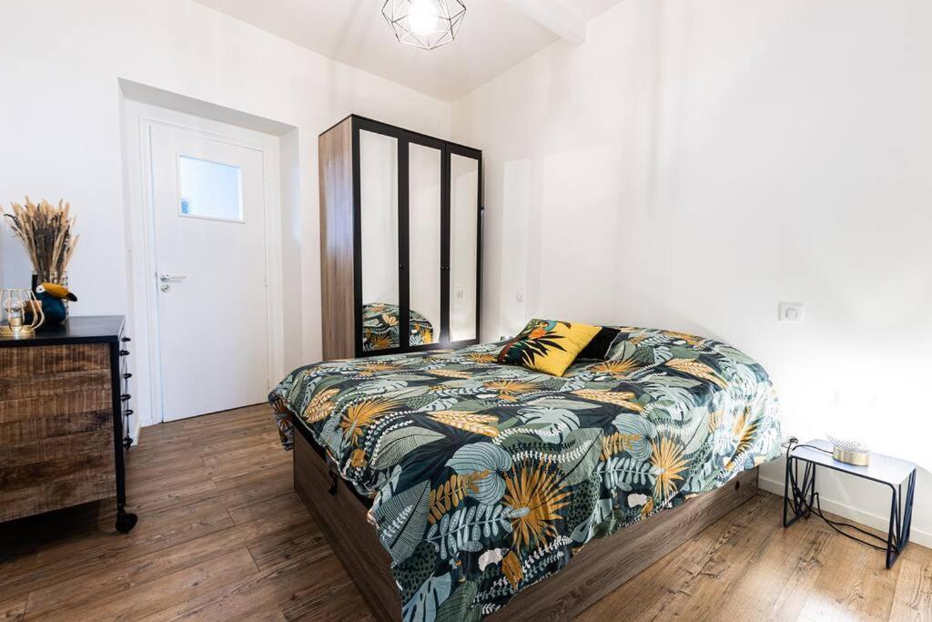 Cocooning Au Coeur De La Cite Imperiale Apartment อฌักซิโอ้ ภายนอก รูปภาพ